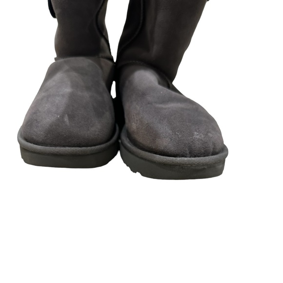 Women’s UGG Bailey Button Triplet II Boot - Picture 4 of 8